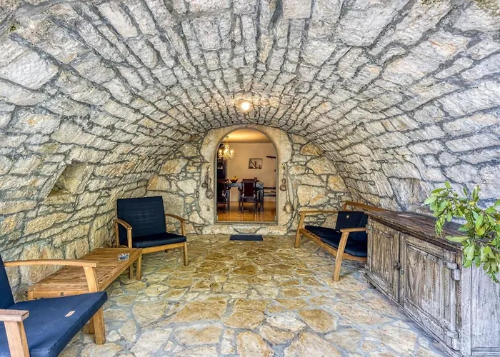 Menta 1 - Indigenous Stone House By Guide Vila *