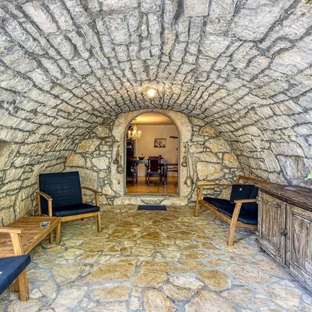 Menta 1 - Indigenous Stone House By Guide 빌라 *